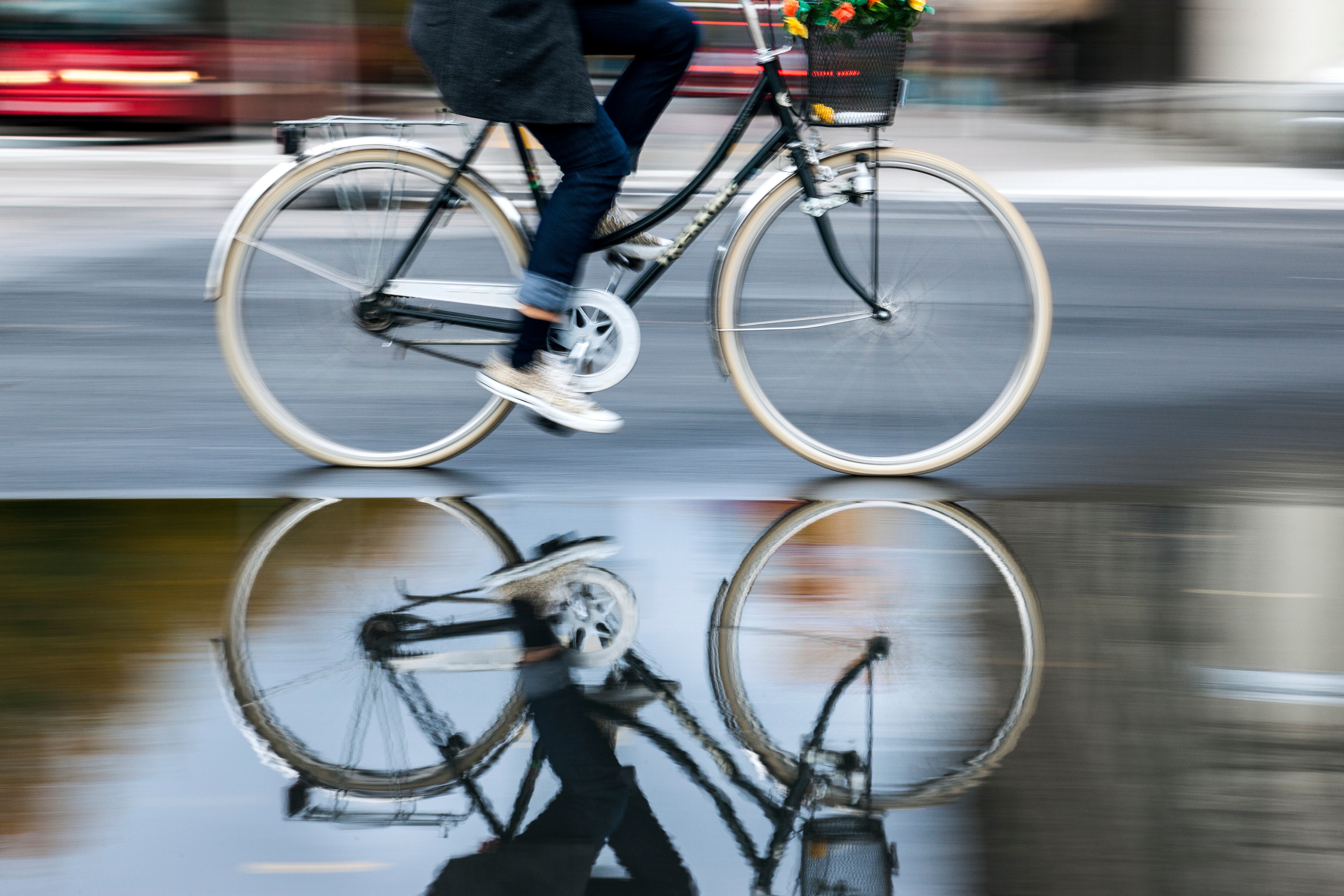 Ciclista por la ciudad.