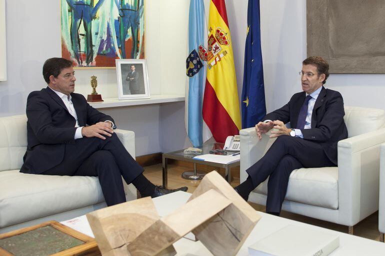 Feijoo y Besteiro en una imagen de archivo durante una reunión en el despacho del presidente de la Xunta en San Caetano