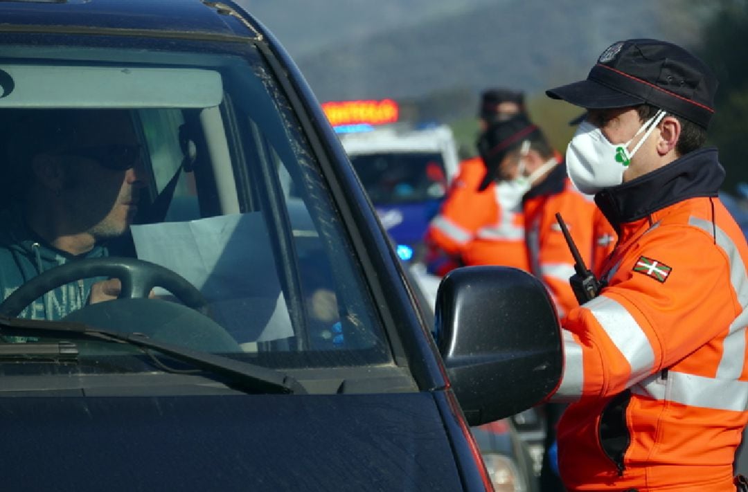 Estos desplazamientos fuera del País Vasco, que en ningún caso podrán ser para disfrutar de vacaciones, deberán acreditarse con una declaración responsable que deje claro que el motivo del viaje es &quot;visitar a familiares y personas allegadas en las fechas navideñas&quot;. 
 