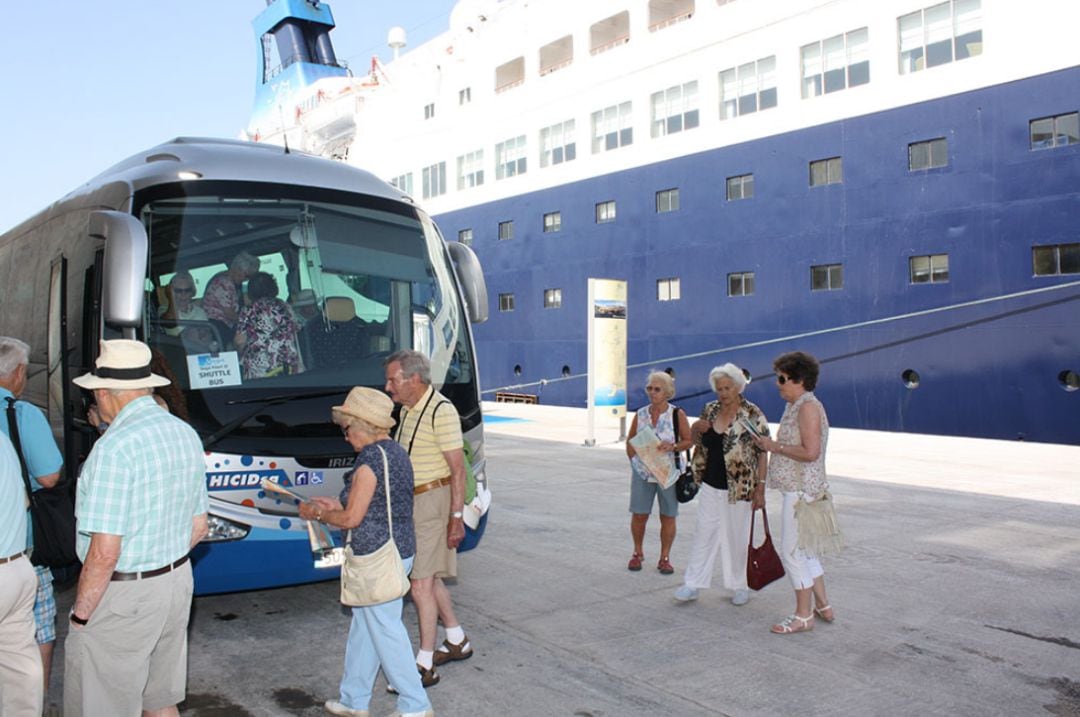 El número de cruceros que llegan al puerto de Castelló ha aumentado considerablemente en un año