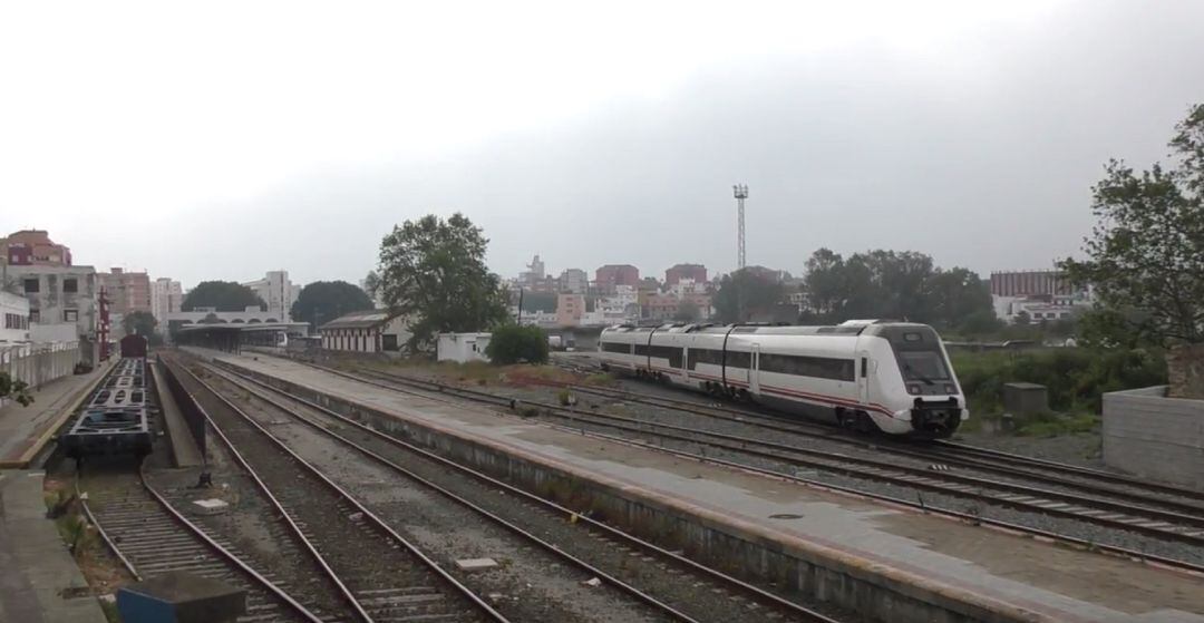 Tren en la estación de Algeciras 