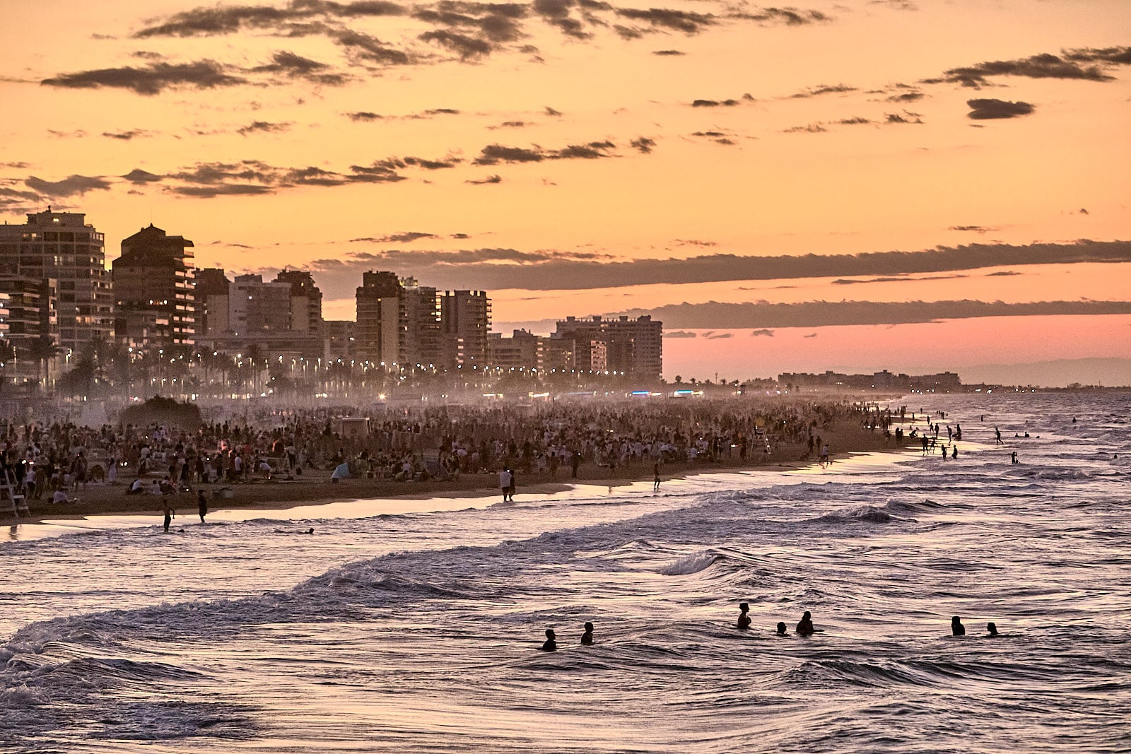 Playa de Gandia la noche de San Juan.