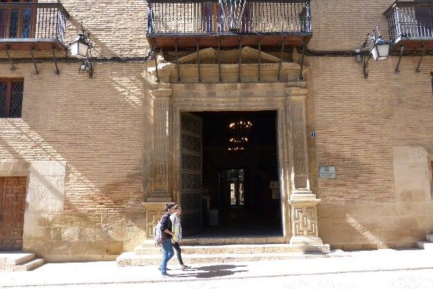 Fachada del Ayuntamiento de Huesca