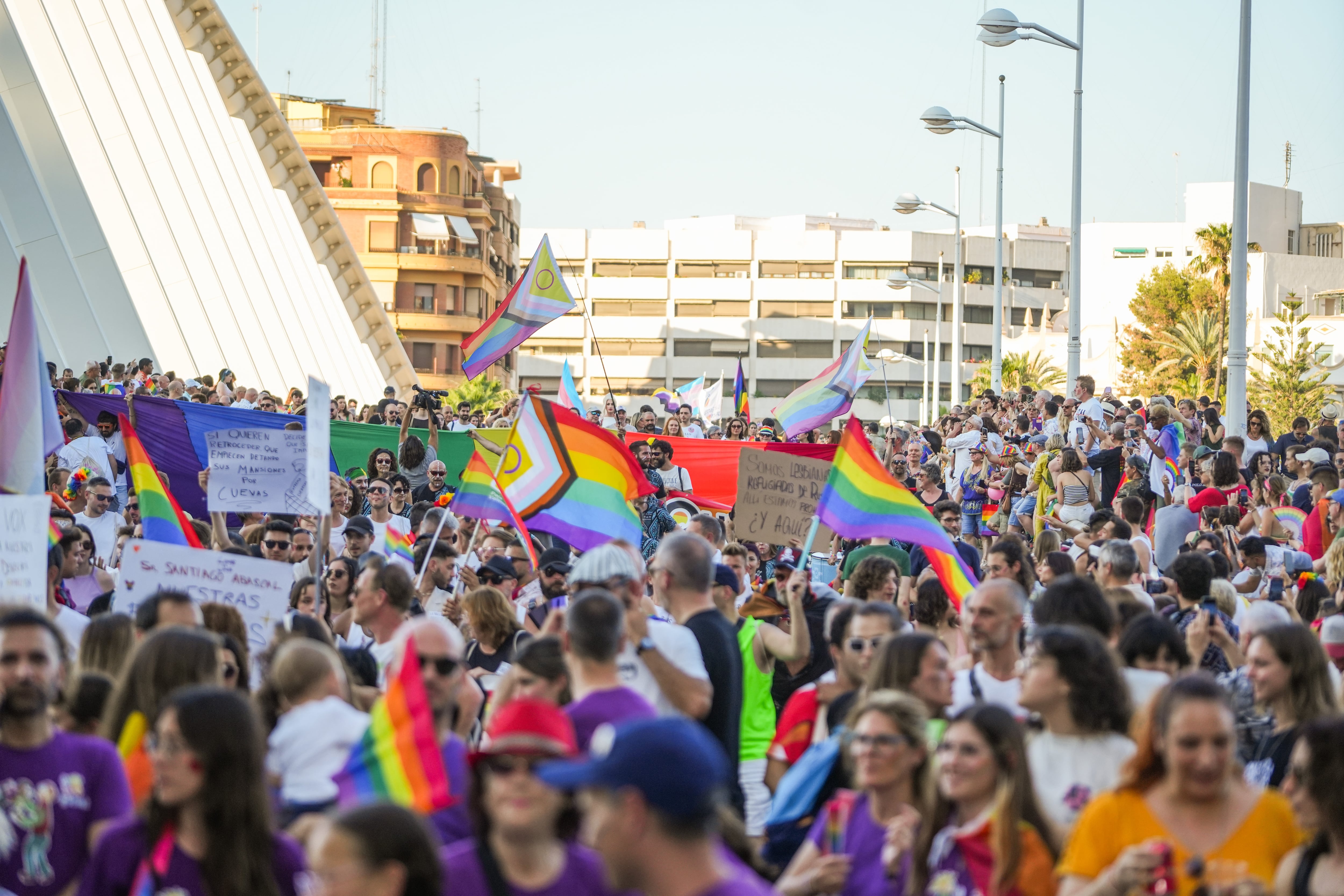 Manifestación del orgullo en València en 2023