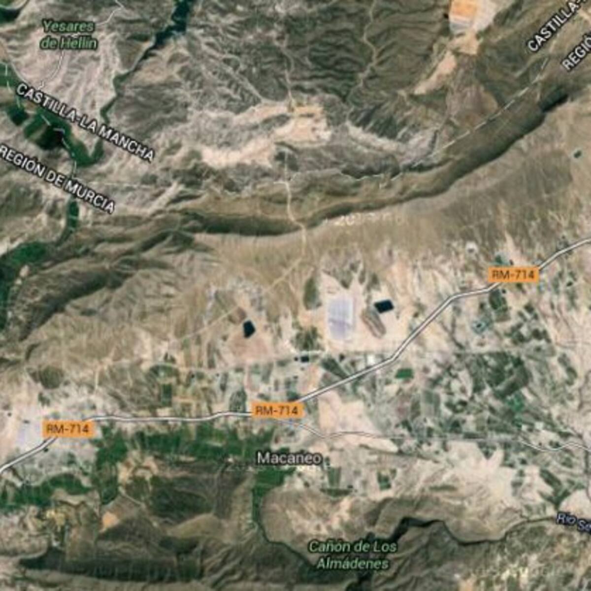 Un motorista ha sido herido grave al chocar contra un jabalí