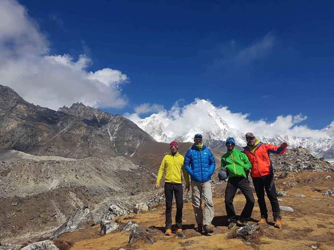 Los cuatro expedicionarios durante su experiencia en la Cordillera del Himalaya.