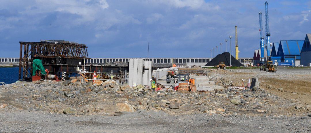 Obras en el puerto exterior de A Coruña