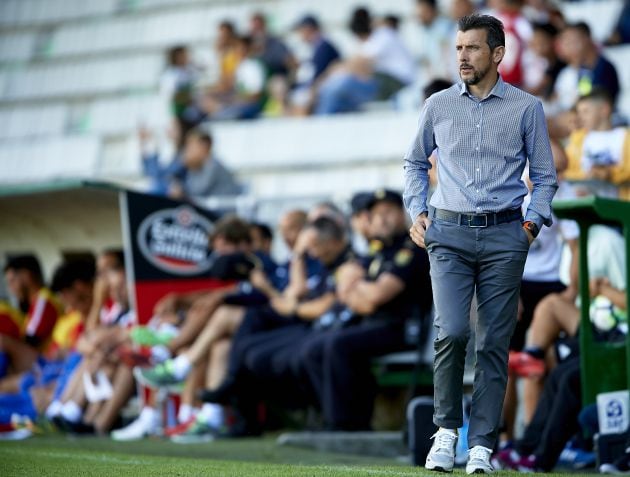 Juan Carlos Unzué, en el banquillo del Celta