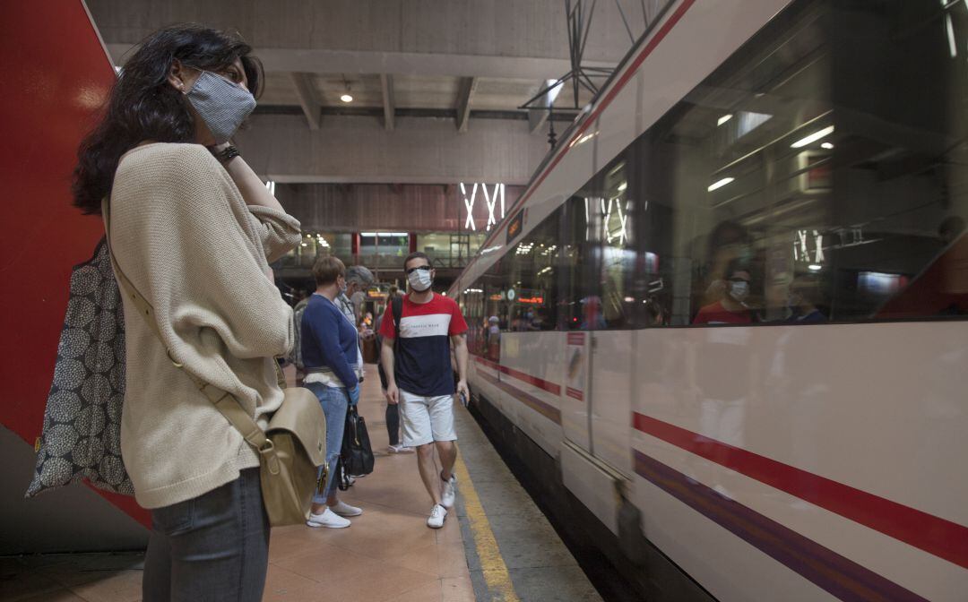 Google trabaja en nuevas funciones relacionadas con el transporte público.