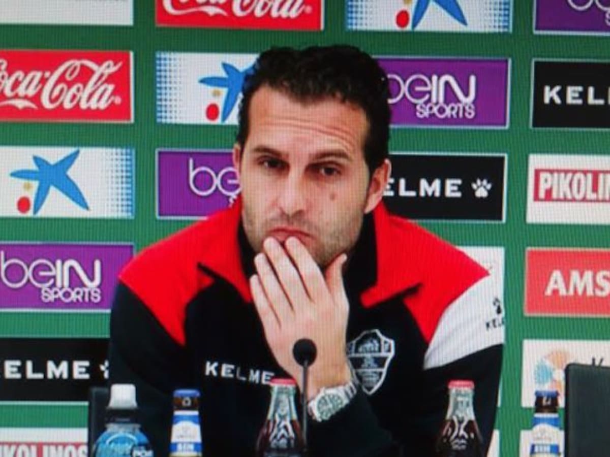 Un Real Oviedo muy superior vence por 3-0 a un Elche C.F. desdibujado