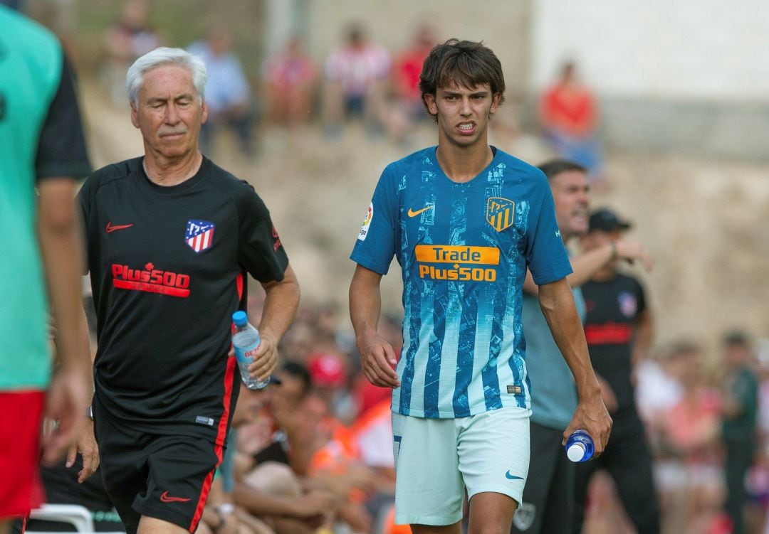 Joao Félix, lesionado en su debut con el Atlético de Madrid