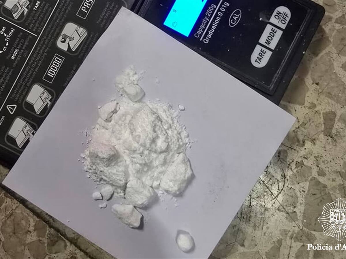 La policia desarticula un punt de venda de cocaïna a Santa Coloma i ha detingut el traficant