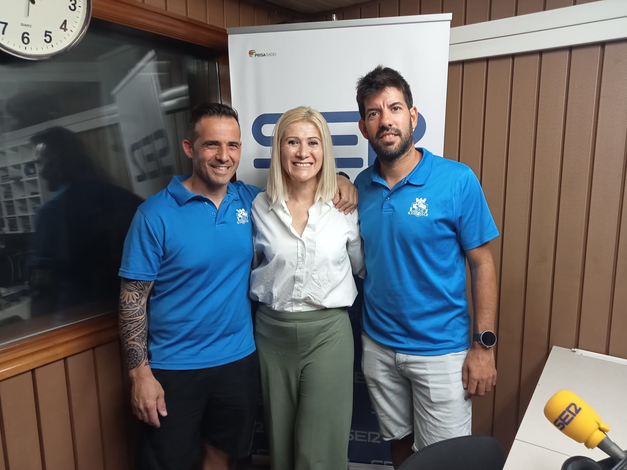 David Macías e integrantes del Trail Villena