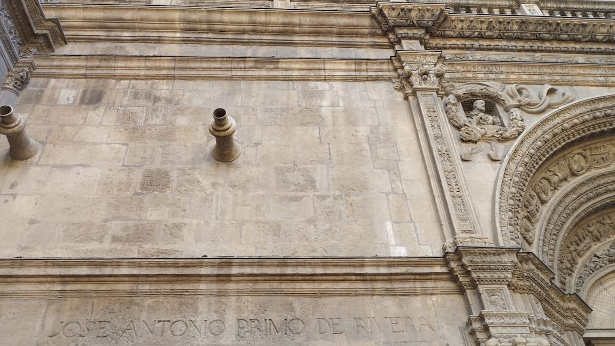 Solicitan la retirada de 200 vestigios franquistas en la Región de Murcia