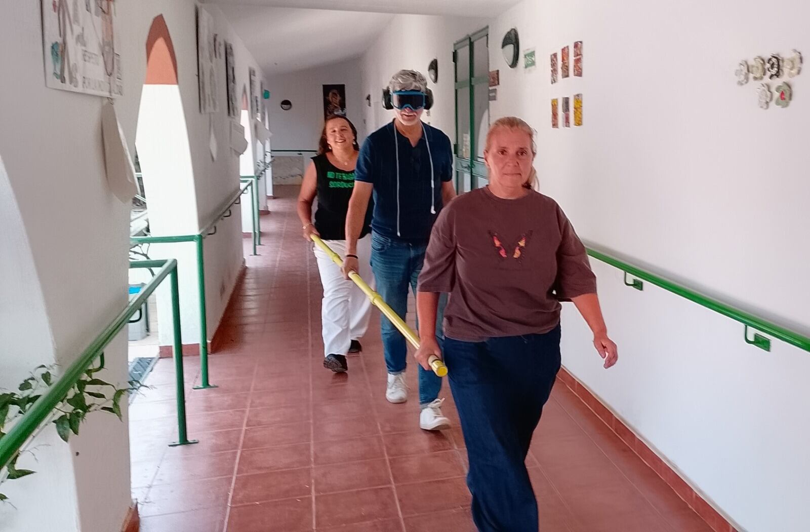 Alfaro, con la barra direccional en la Residencia y Centro de Día Santa Ángela de la Cruz.
