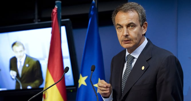 El presidente del Gobierno español, José Luis Rodríguez Zapatero, durante la rueda de prensa posterior al Consejo Europeo celebrado en Bruselas.