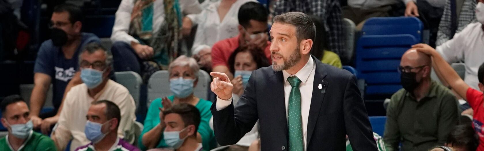El técnico del Unicaja Ibon Navarro