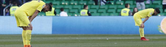 Los jugadores del Villarreal, cabizbajos