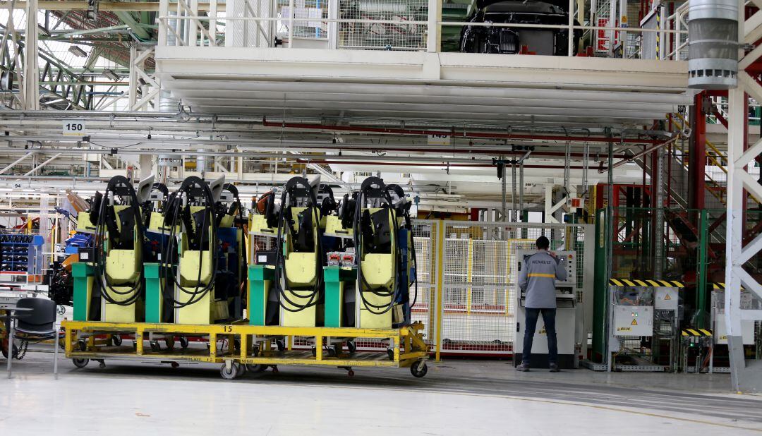 Interior de una factoría de Renault, imagen de archivo