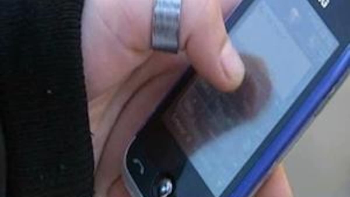 Pantallas y salud infantil: los médicos piden a las familias que piensen dos veces antes de regalar móviles en Navidad