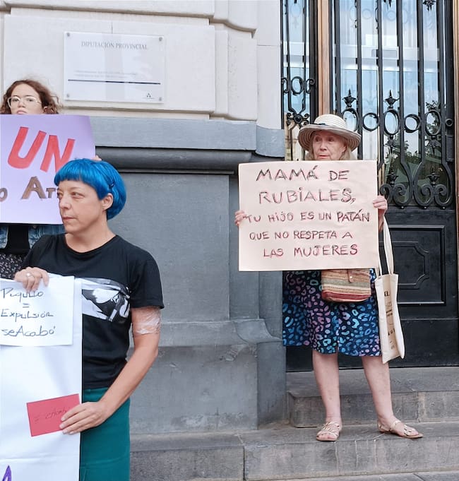 Cartel de la concentración en Zaragoza contra Luis Rubiales