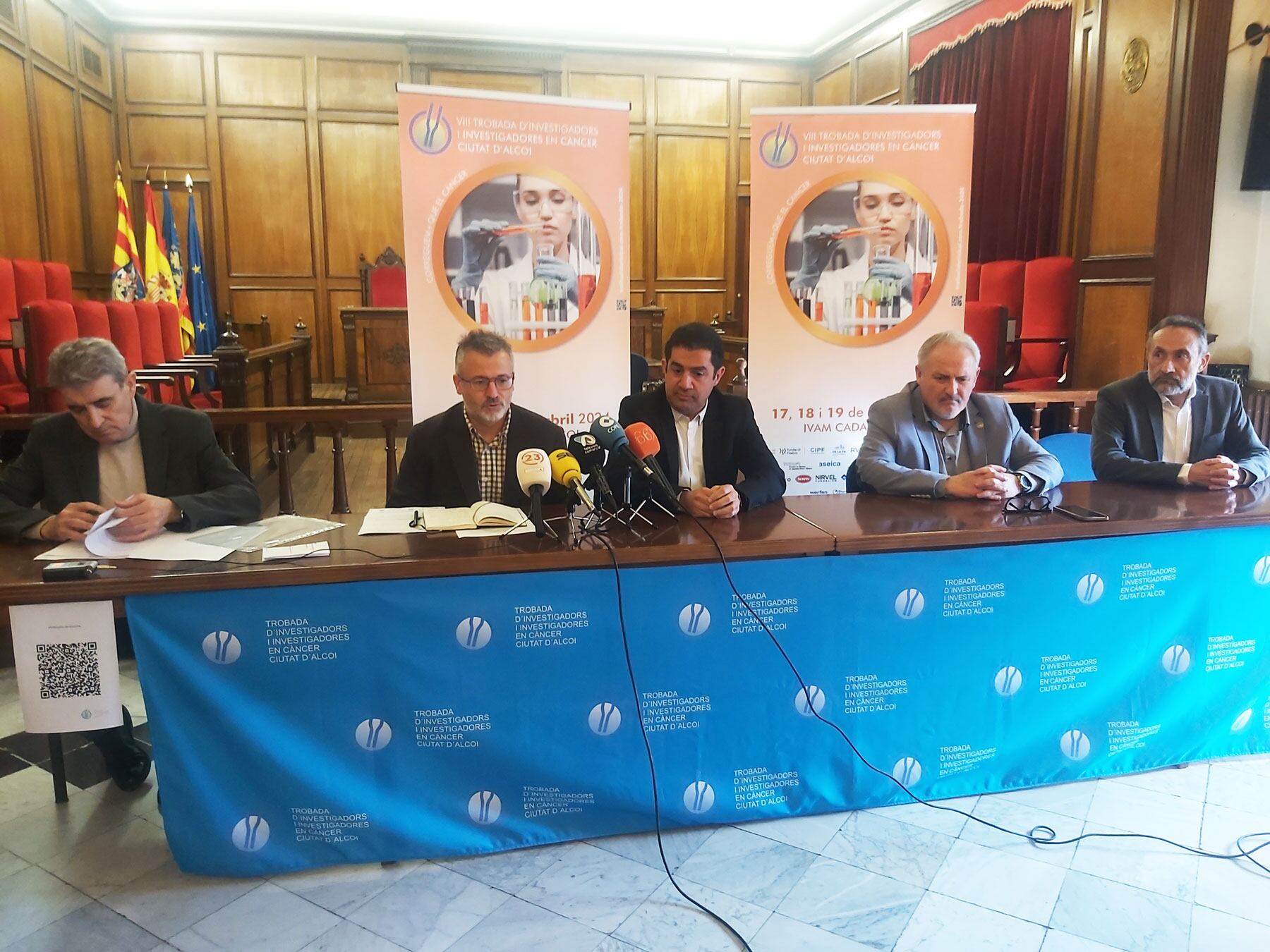 Un instante de la presentación de esta actividad a los medios en el salón de plenos del Ayuntamiento de Alcoy