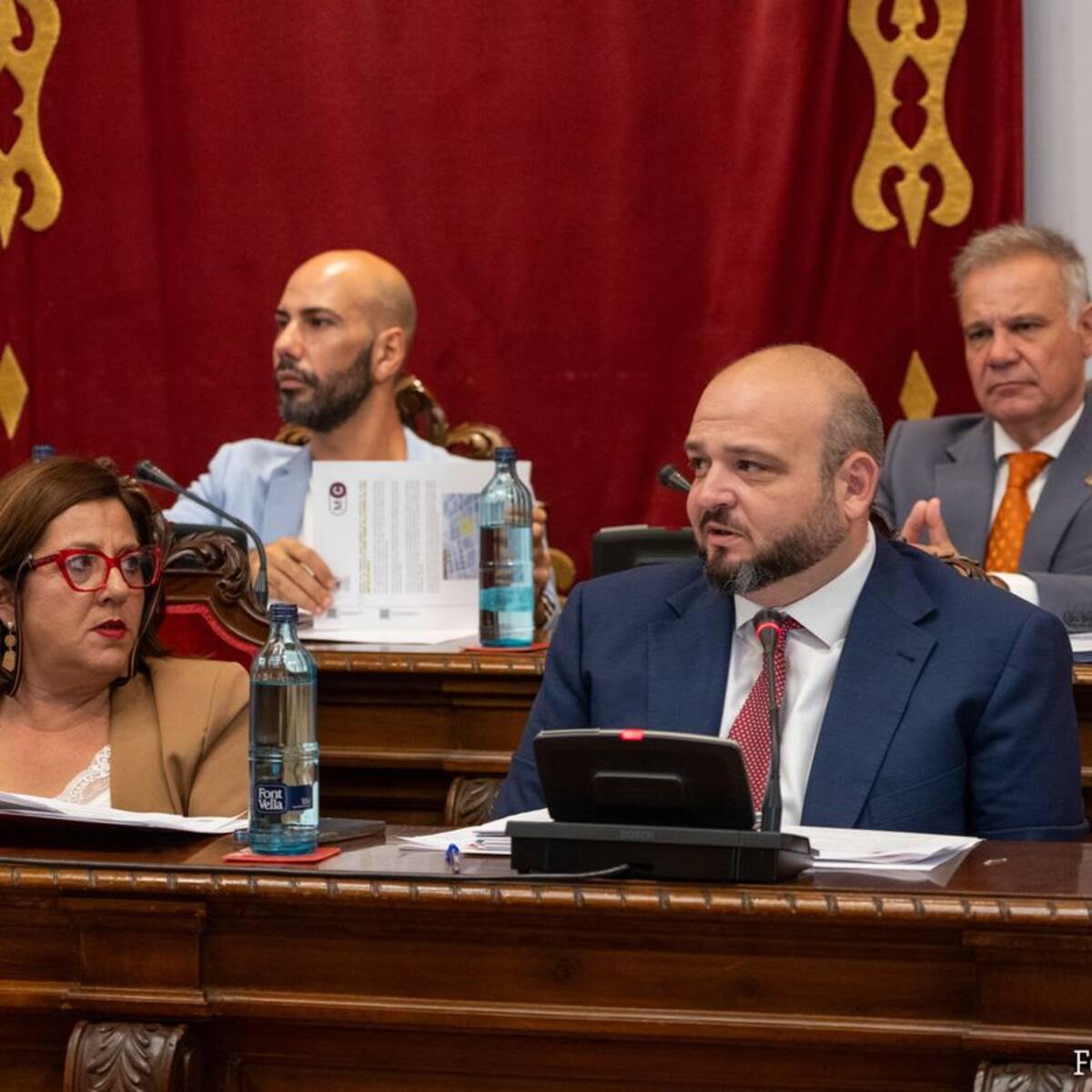 Torres (PSOE) reclama a Noelia Arroyo que deje de asumir las políticas "xenófobas, racistas y discriminatorias de Vox"