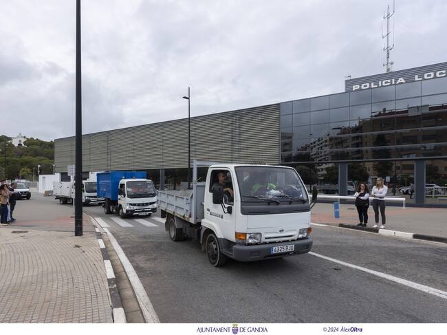 Convoy que envía el ayuntamiento de Gandía con ayuda para los municipios más afectados