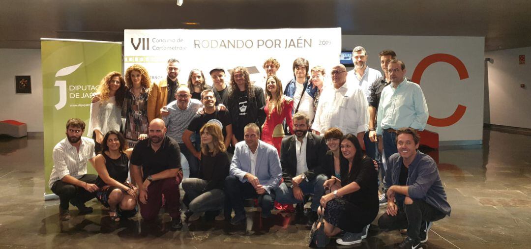 Foto de familia de los finalistas del concurso &#039;Rodando por Jaén&#039;.