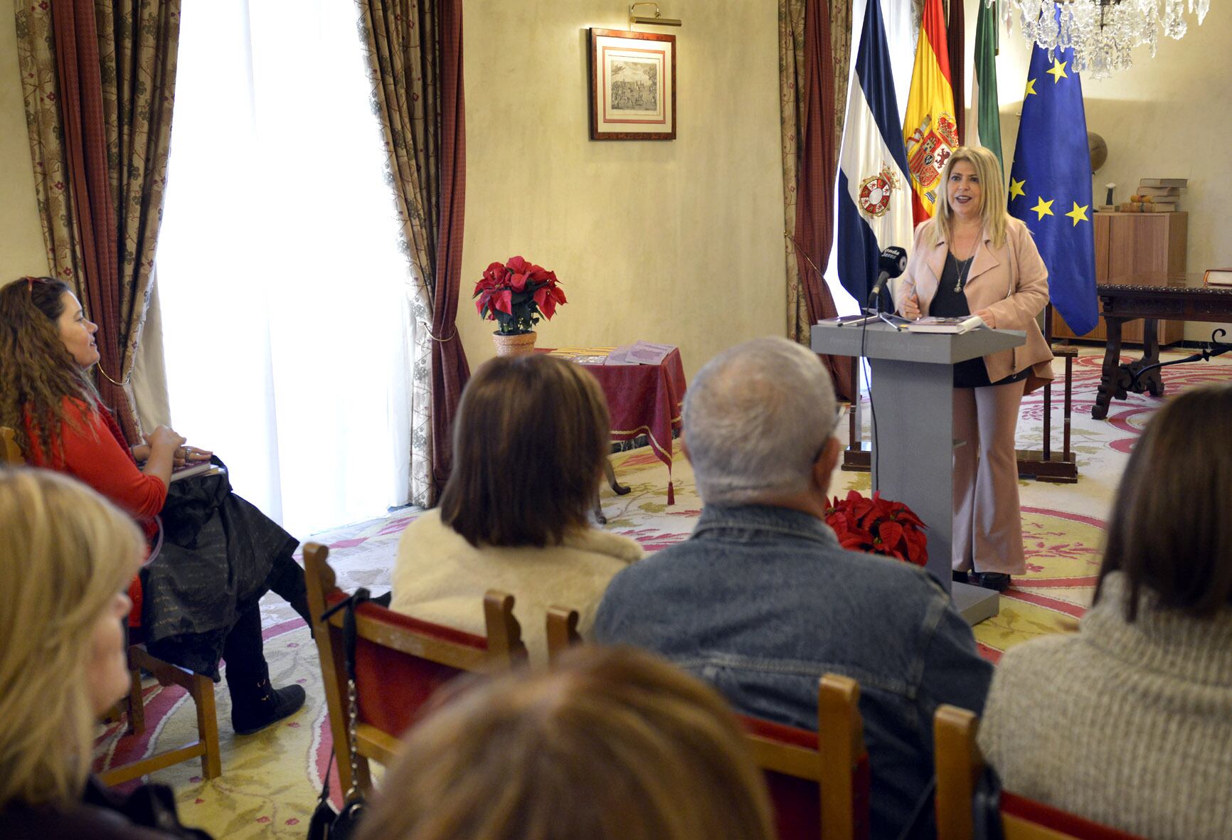 Mamen Sánchez, alcaldesa de Jerez, dando a conocer los datos