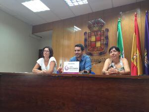 El portavoz de Jaén en Común, Manuel Montejo, junto a las dos concejalas de su grupo, Sara Martín y María Dolores Nieto.