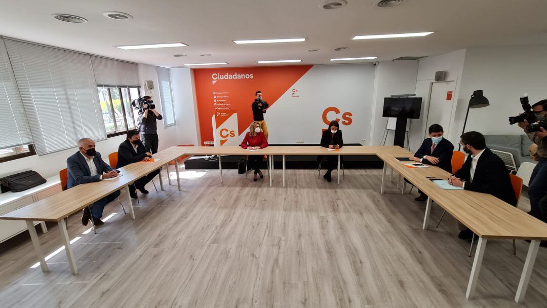 Reunión de Psoe y Cs en Murcia