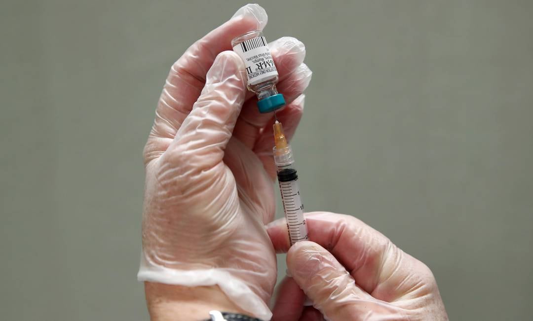 El Gobierno creará un registro de los vacunados contra el COVID-19 para hacer un seguimiento.