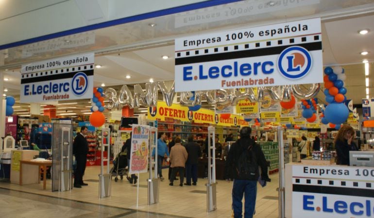 Entrada al supermercado en el C.C. Las Provincias