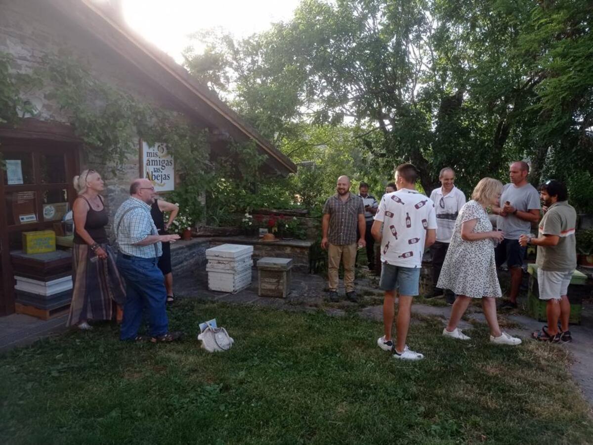 "Pro Sobrarbe" impulsa la selección y la conservación de la Abeja Negra Ibérica