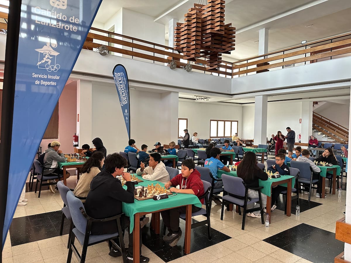 Alicia Maria Pulido Buciuleac y Sergio Regulez Cabra, campeones insulares de Ajedrez Infantil en Lanzarote