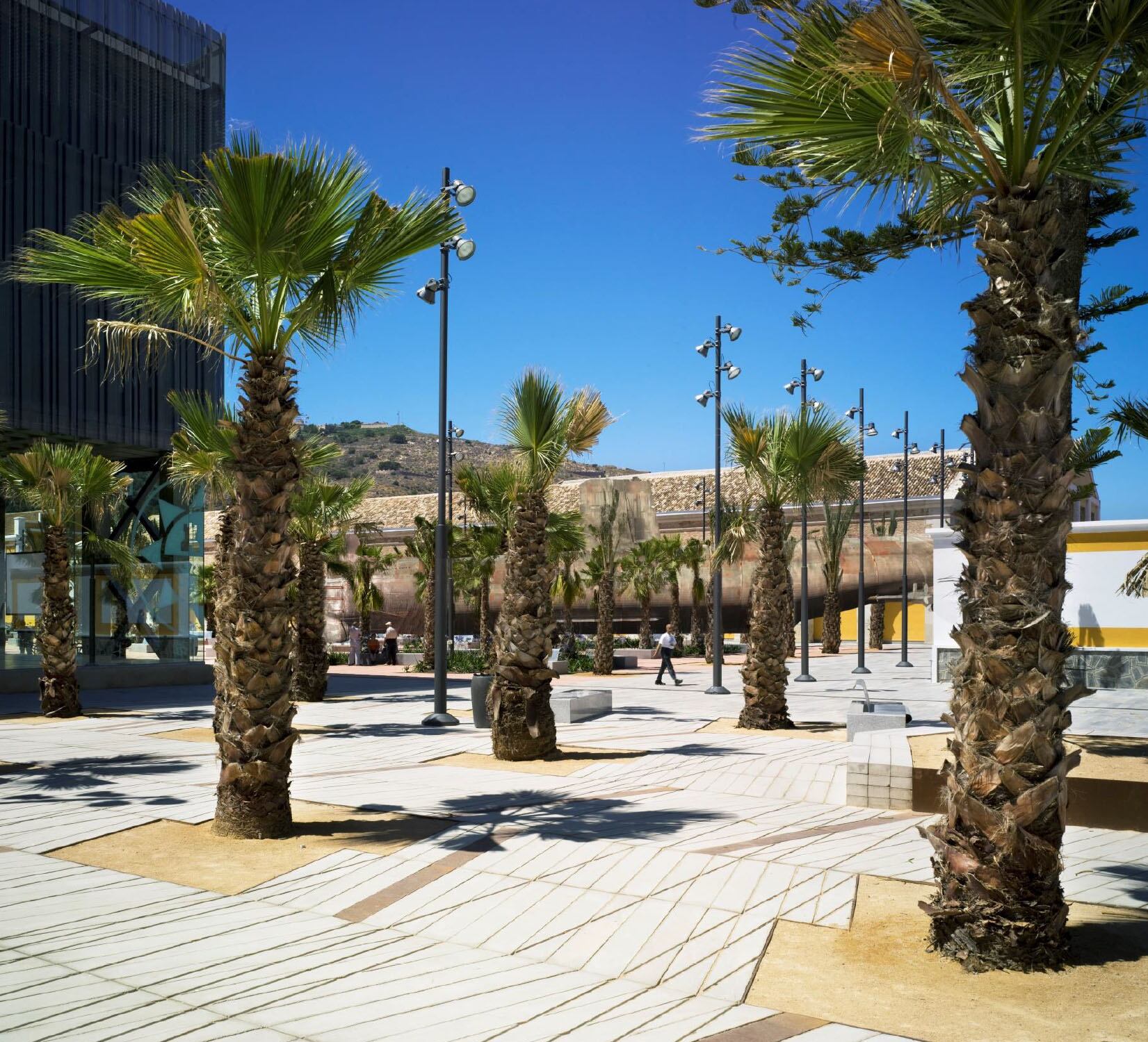 Imagen de cómo quedaría el Tonina en la plaza de la Marina Española