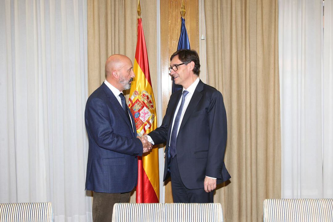 El ministre de Salut, Joan Martínez Benazet, amb el seu homòleg espanyol, Salvador Illa.
