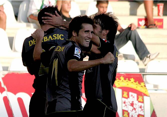 La goleada del Hércules al Córdoba le sirve para ser el primer líder de segunda