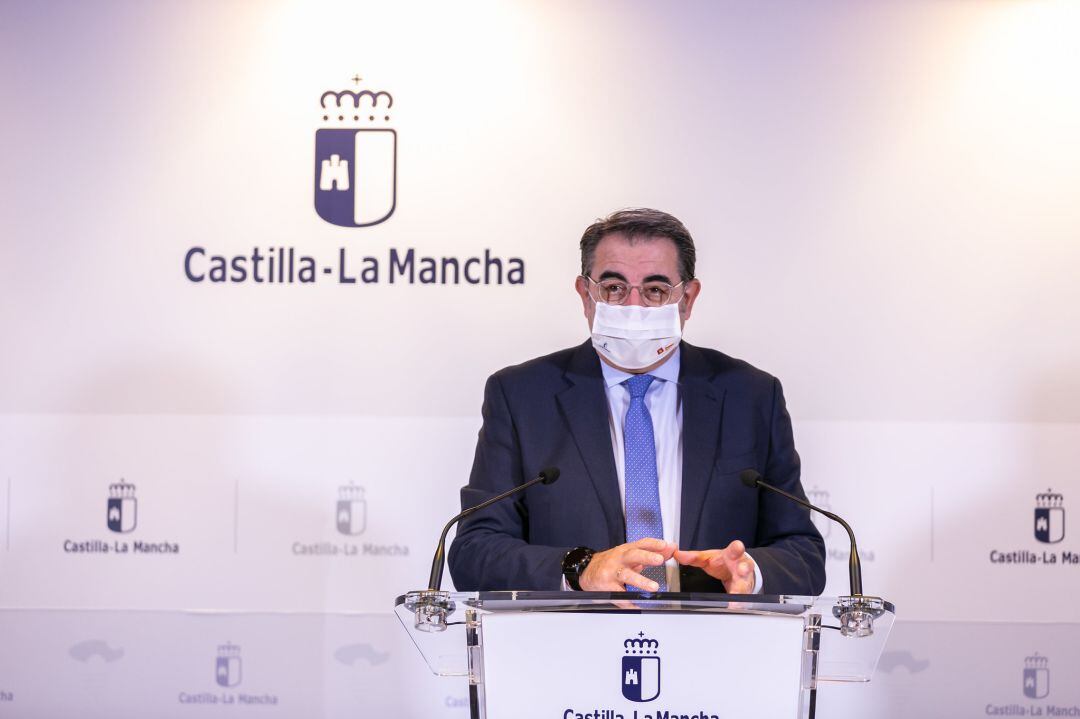 El consejero de Sanidad, Jesús Fernández