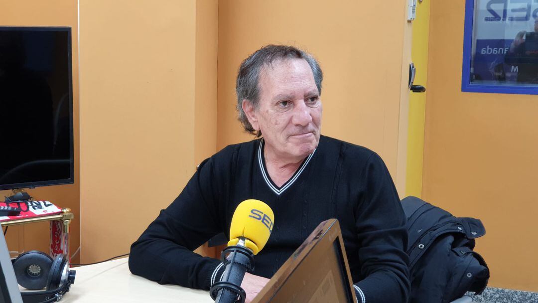Miguel Sánchez Ruzafa, en los estudios de Radio Granada