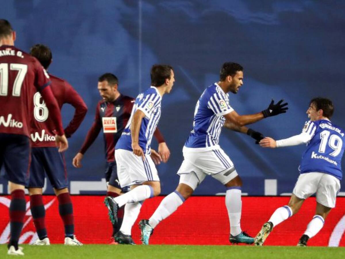 La Real Sociedad domina en Anoeta