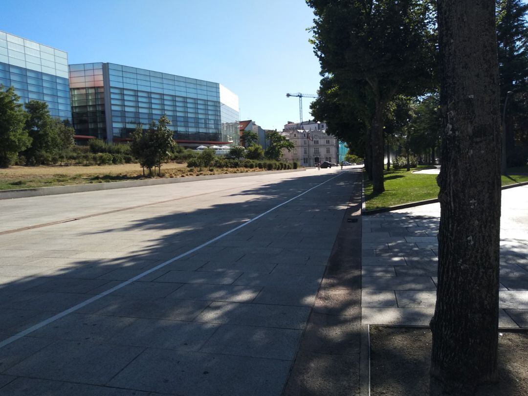 Carril bici en el Paseo Sierra de Atapuerca