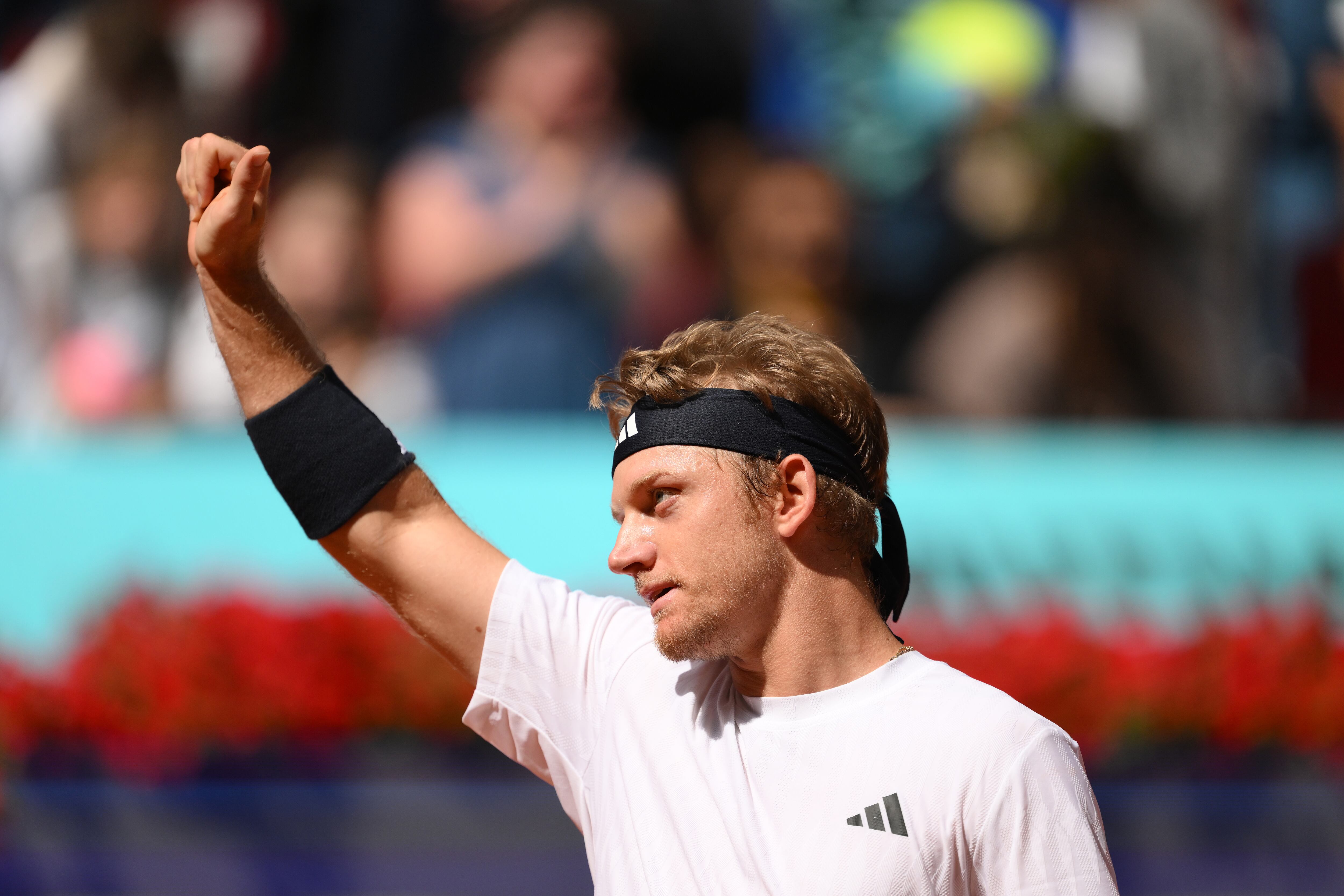 Davidovich celebrando su victoria contra Pablo Carreño