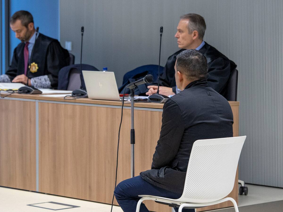 El notario al que acudió el hombre de 82 años para cambiar su herencia asegura que "sabía lo que estaba firmando"