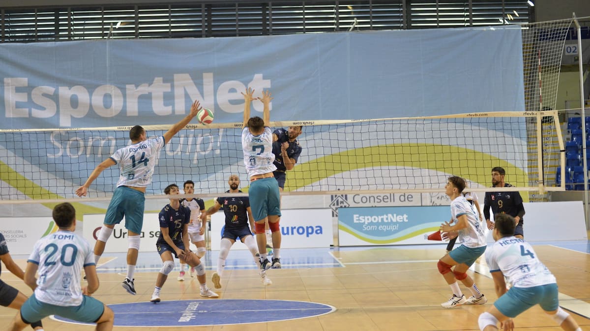 Derrota del Voleibol Villena-Petrer en Palma de Mallorca por 3-0 ante un rival directo