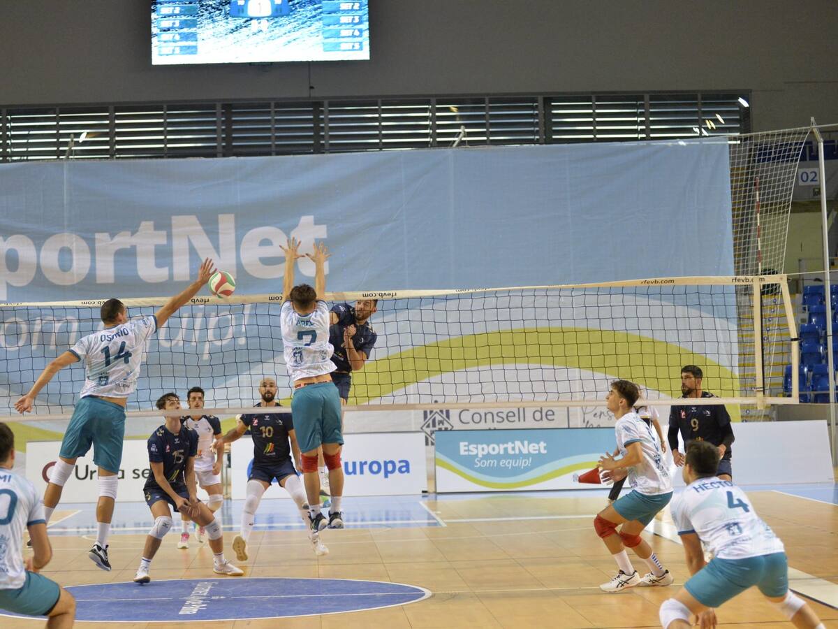 Derrota del Voleibol Villena-Petrer en Palma de Mallorca por 3-0 ante un rival directo