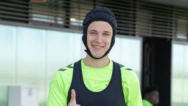 Félix Garreta tras entrar en una convocatoria oficial del Real Betis Deportivo casi un año después.