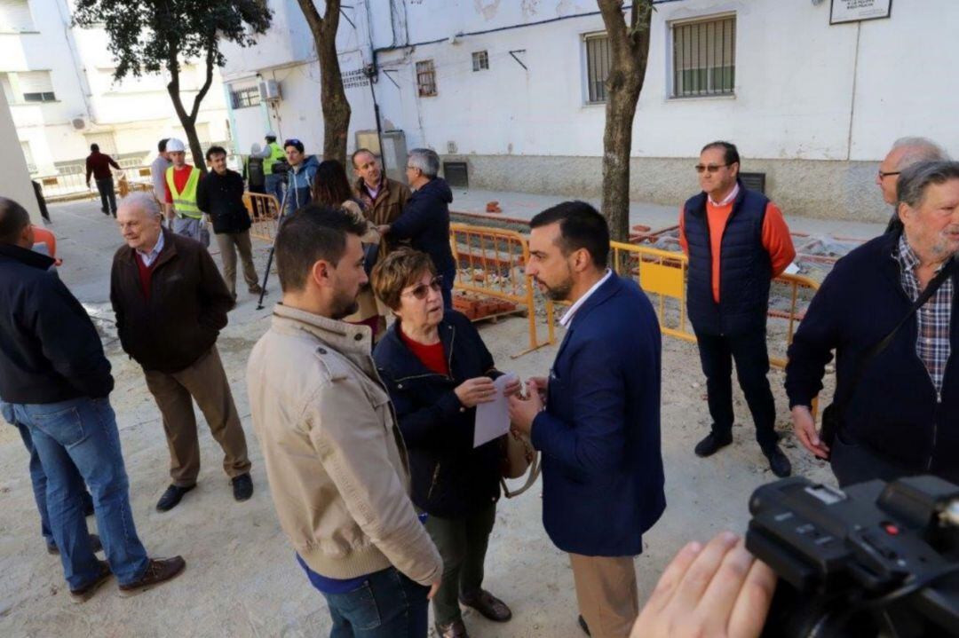 José Antonio Díaz durante una visita a la calle Oloroso