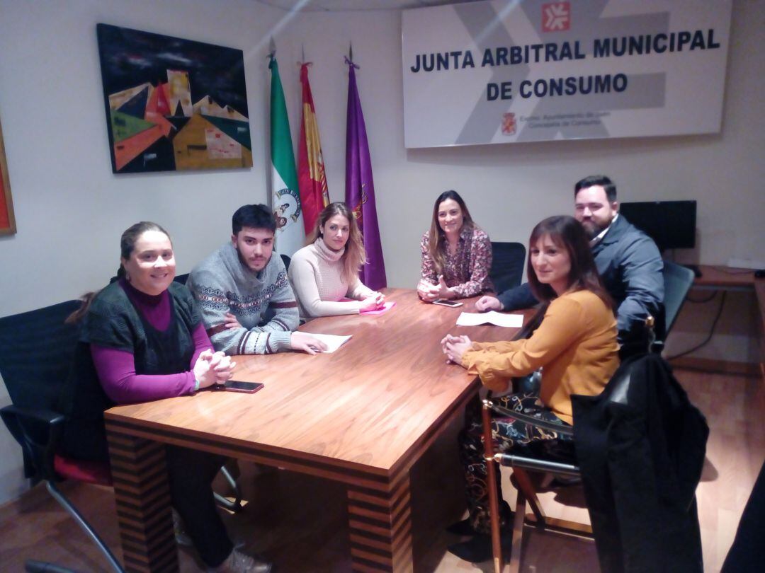 Reunión de la nueva junta directiva del Mercado de San Francisco con Yolanda Pedrosa.